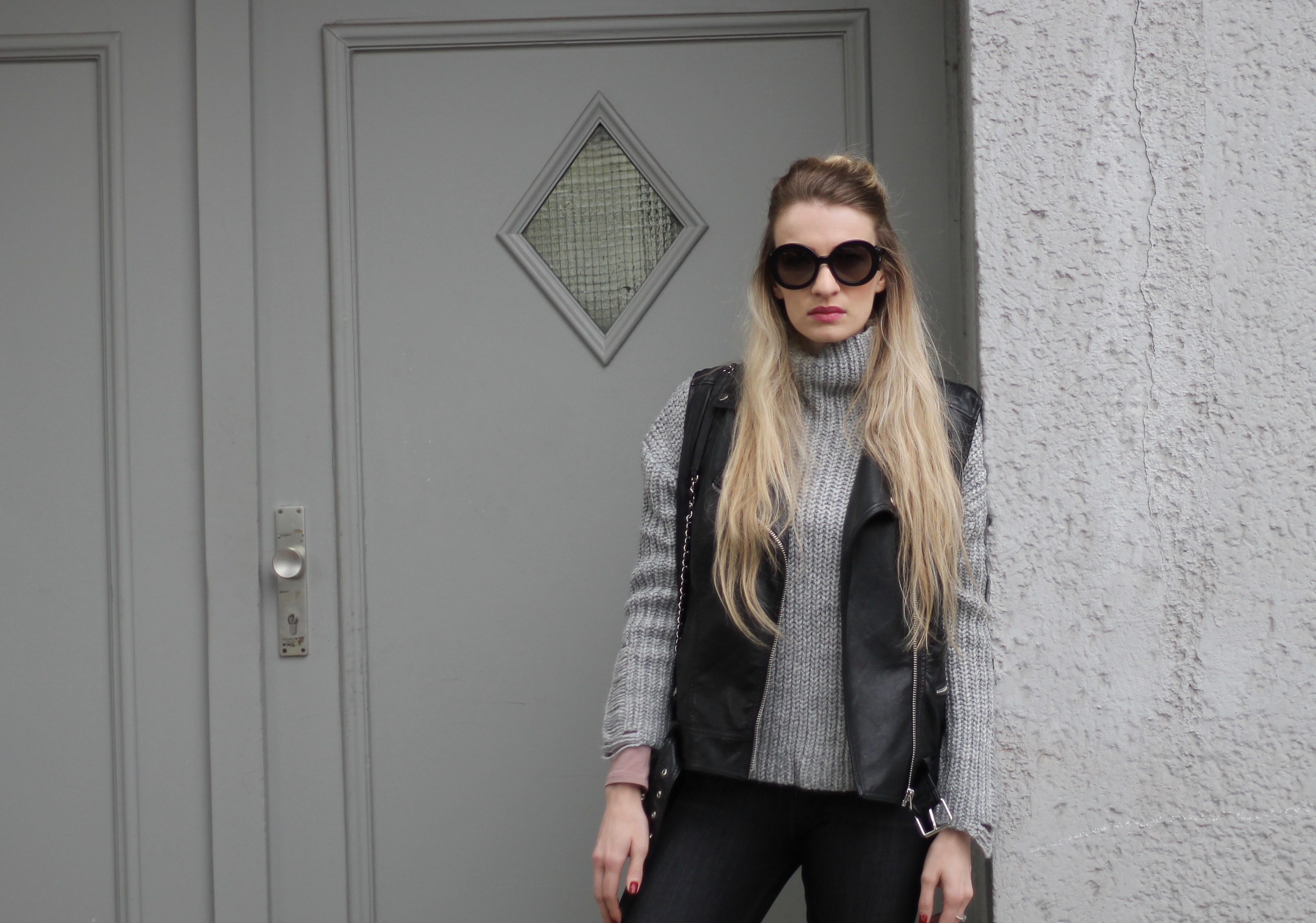 Mon Mode, Fashionblog, Berlin, Knitwear, Chunky Knits, Vest, Biker Vest, Leather Vest, Celine Sunglasses, Berlin Fashion Blog, Canadian Fashion Blog 