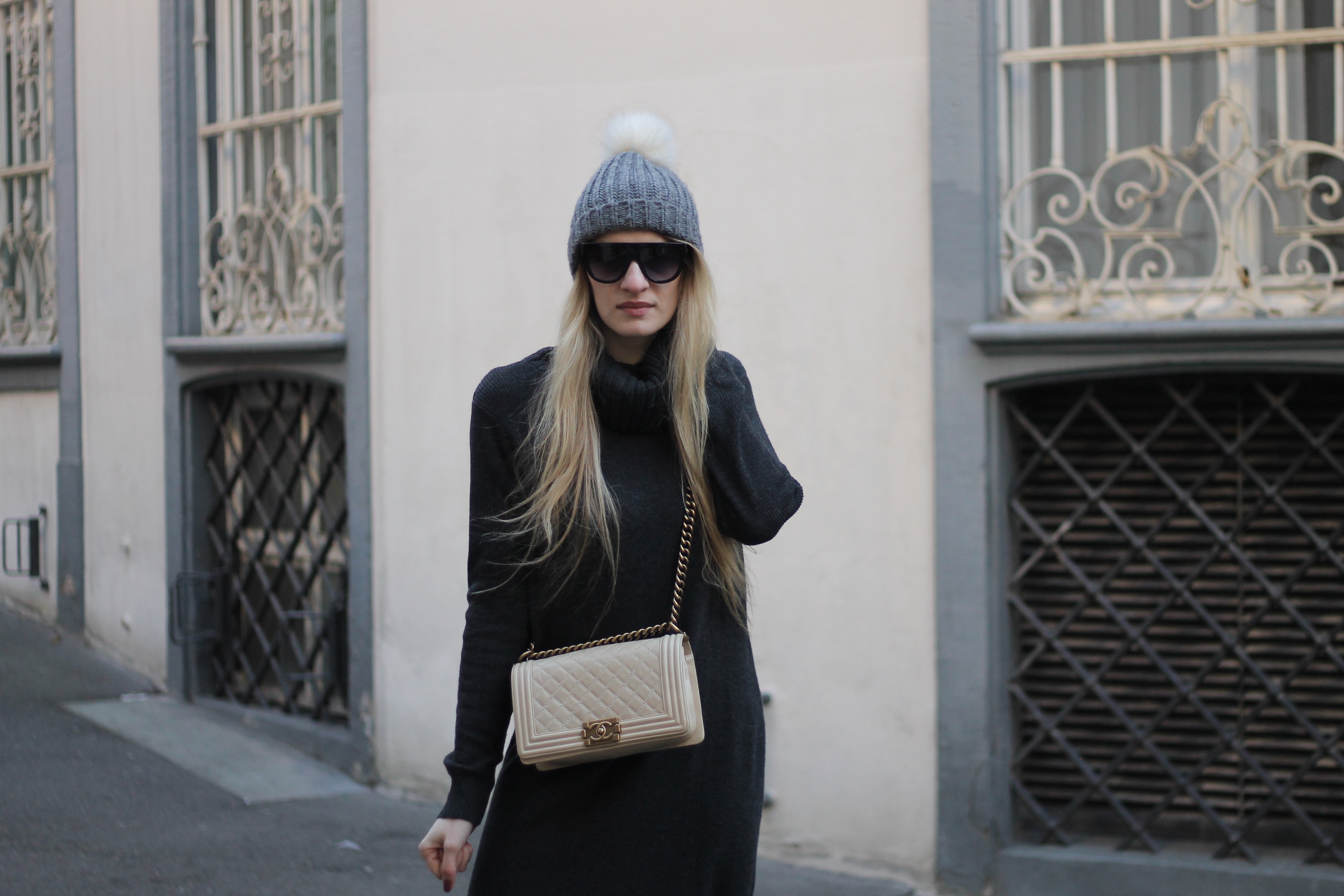 MON MODE | Fashion Blogger | Berlin Street Style | MonMode Blog | Fur Mules | Oversized Sweater Dress| Basel | Switzerland 