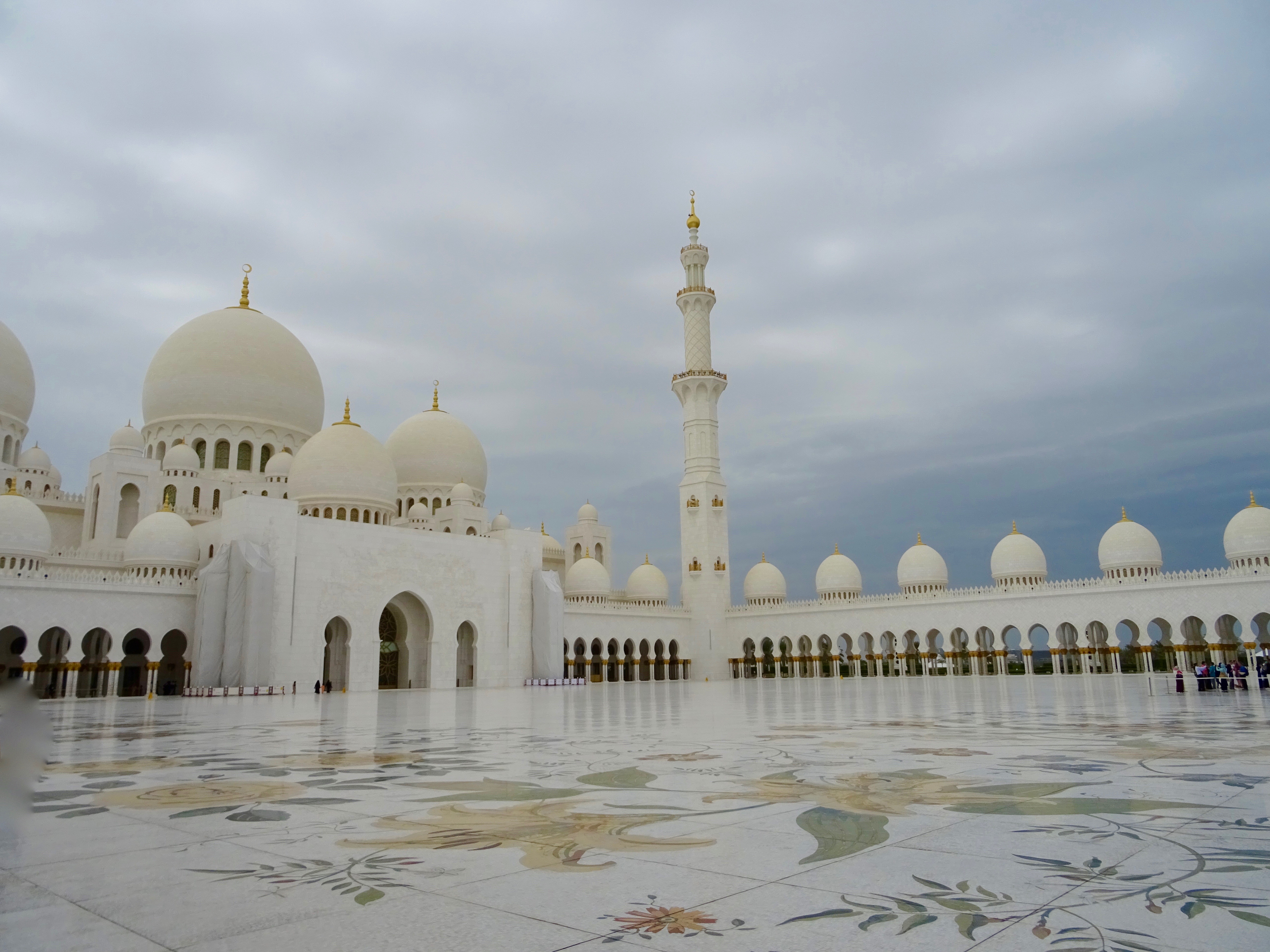 Mon_Mode Blog | Mon Mode | Fashion blog | Toronto Bloger | Travel Blog | Sheikh Zayed Mosque