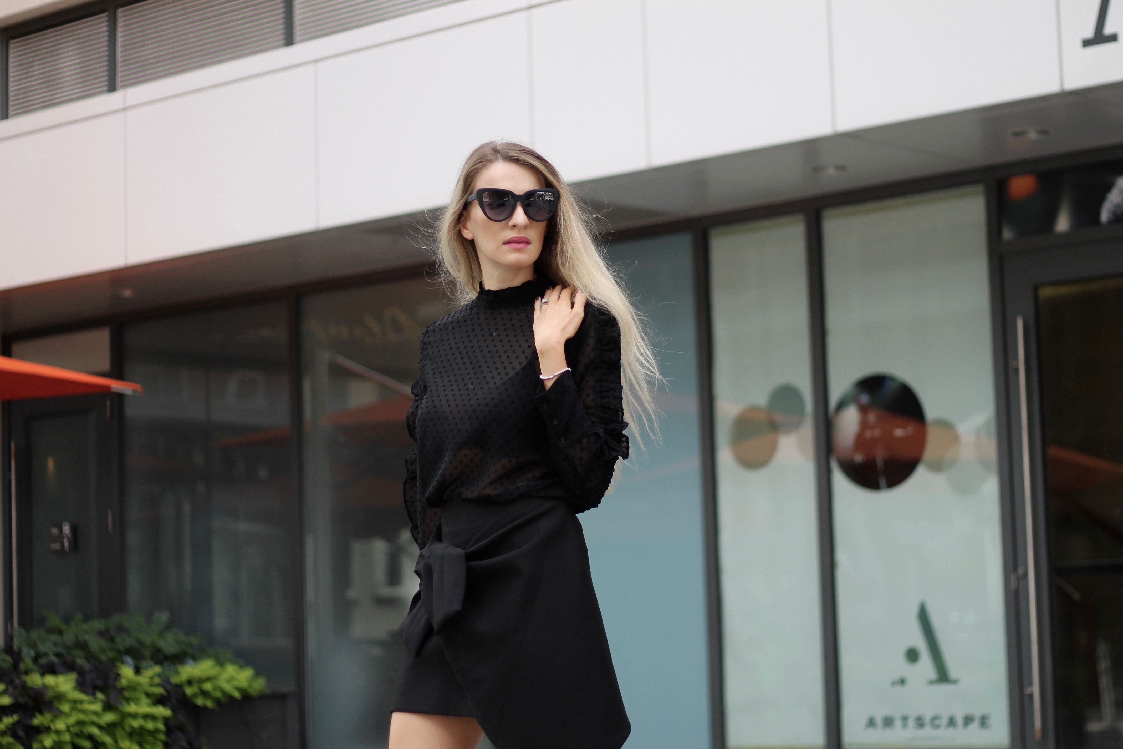 MON MODE | BLOGGER | Toronto Blogger | Fall Fashion | Ruffles and Bows 