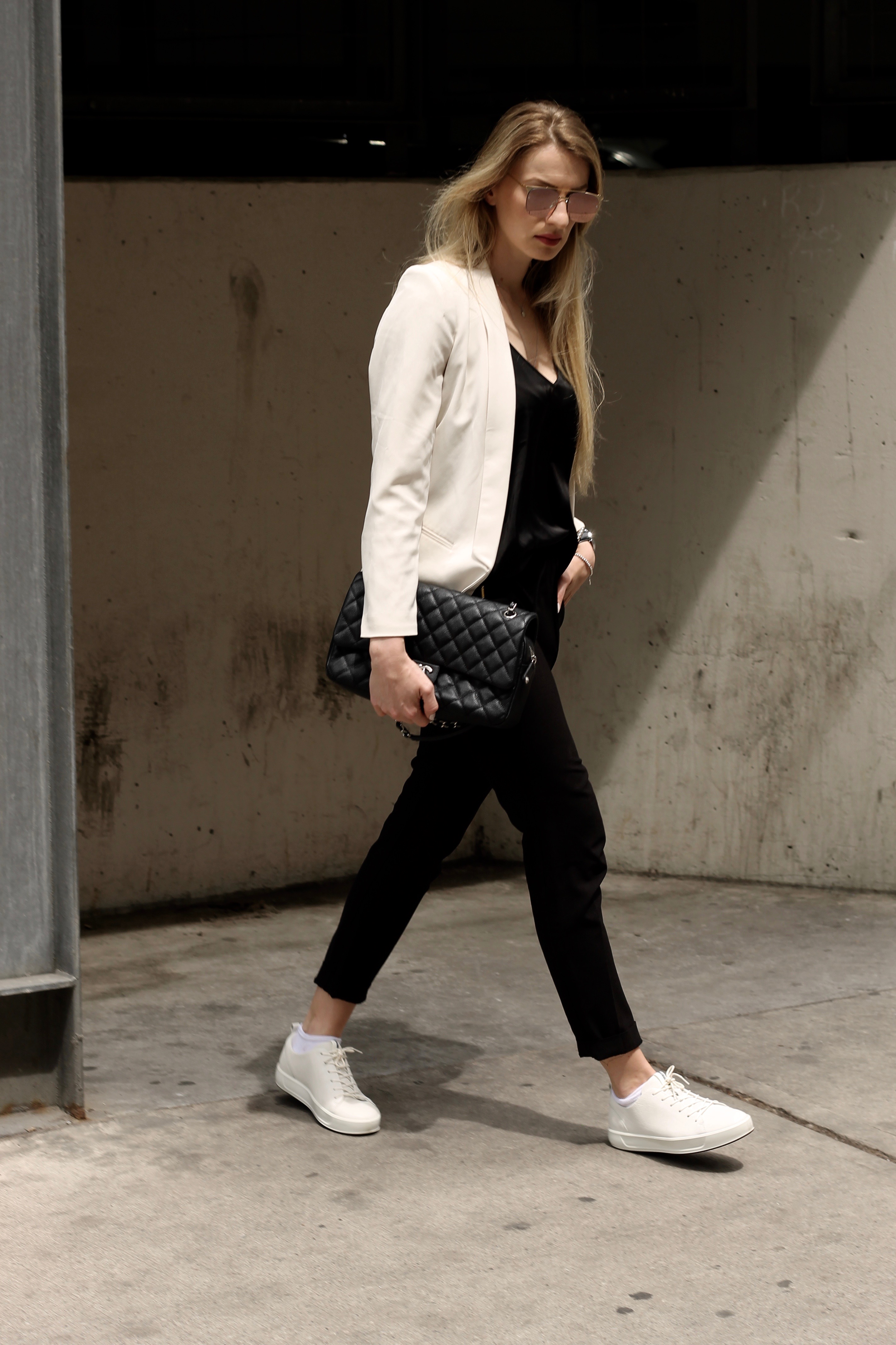 MON MODE / Fashion Blogger / Toronto Blogger | White Sneaker | Ecco Shoes | Danish DNA