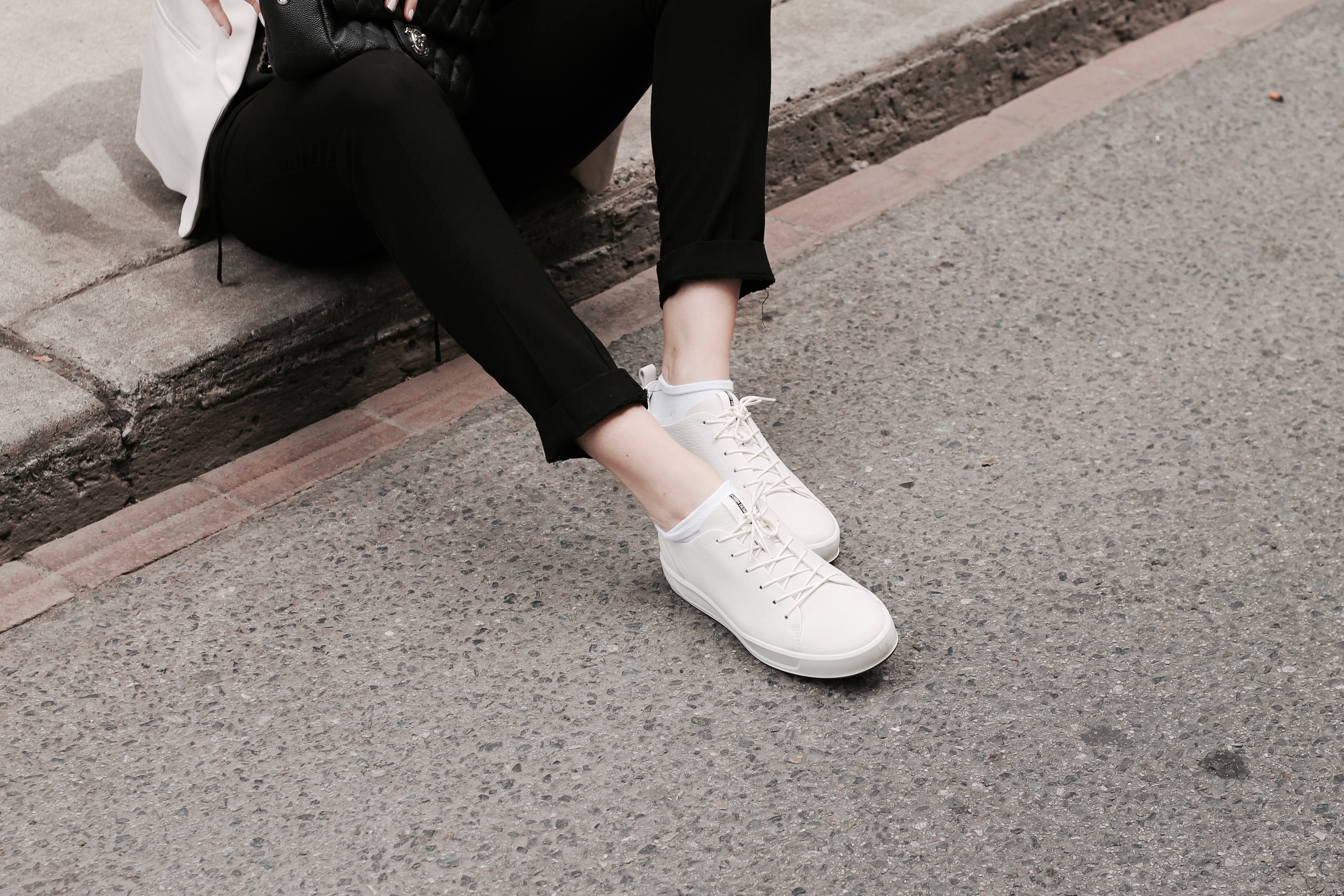 MON MODE / Fashion Blogger / Toronto Blogger | White Sneaker | Ecco Shoes | Danish DNA