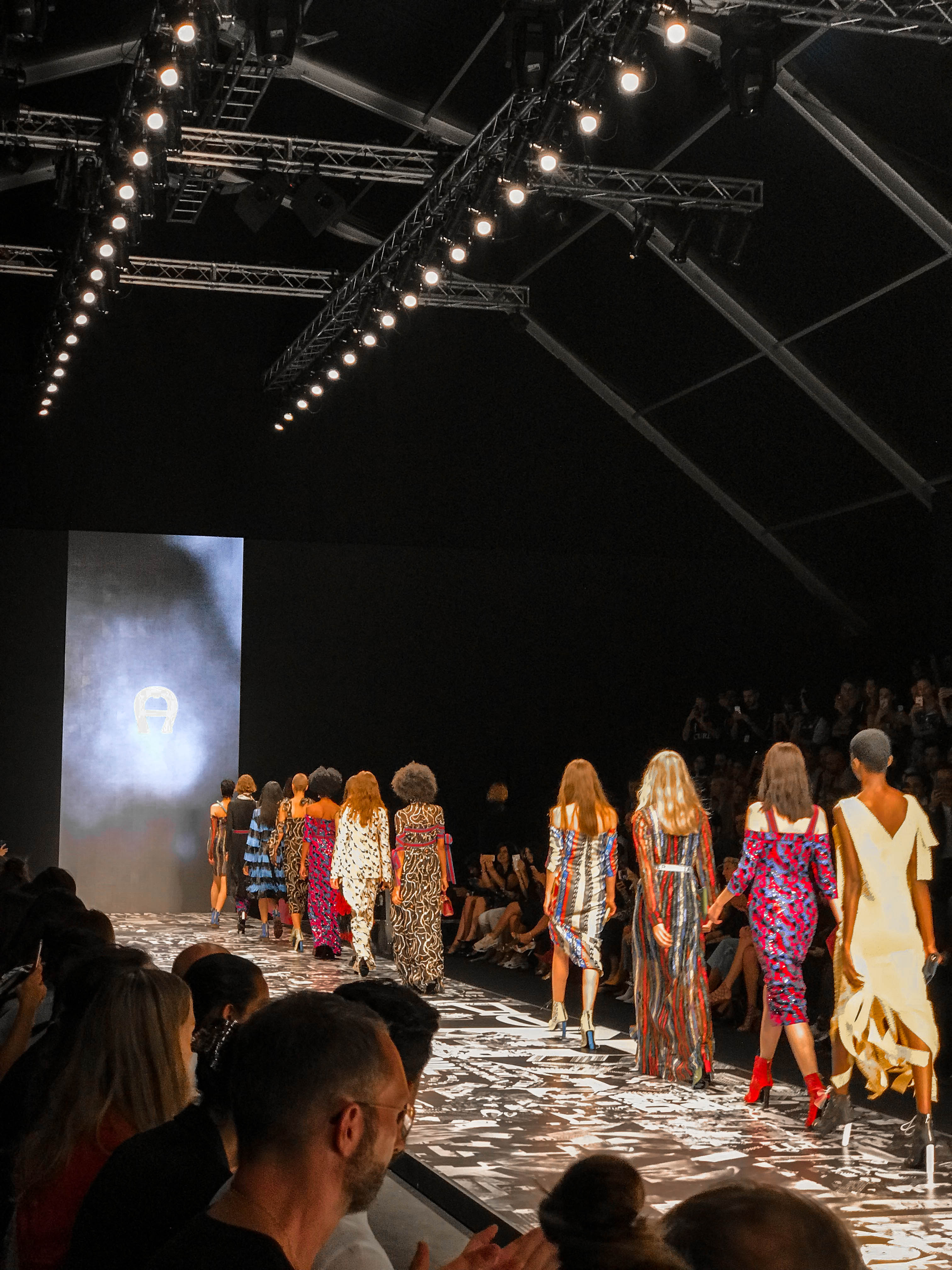 Mon Mode | Fashion Blogger Toronto | Aigner SS19 DADA| Milan Fashion Week | MFW