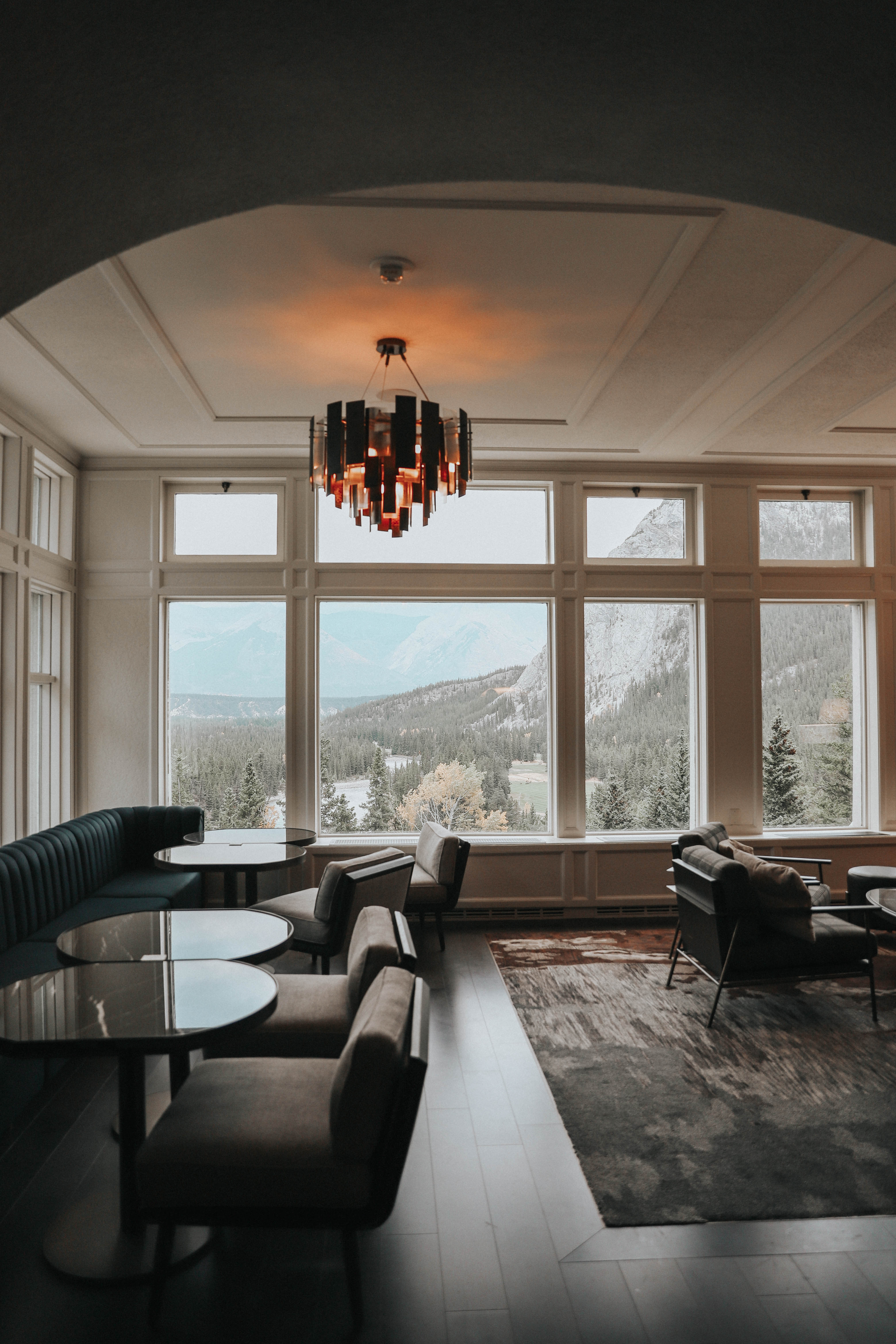 MON MODE | Fashion Blogger | Rundle Bar | Fairmont Restaurant banff 