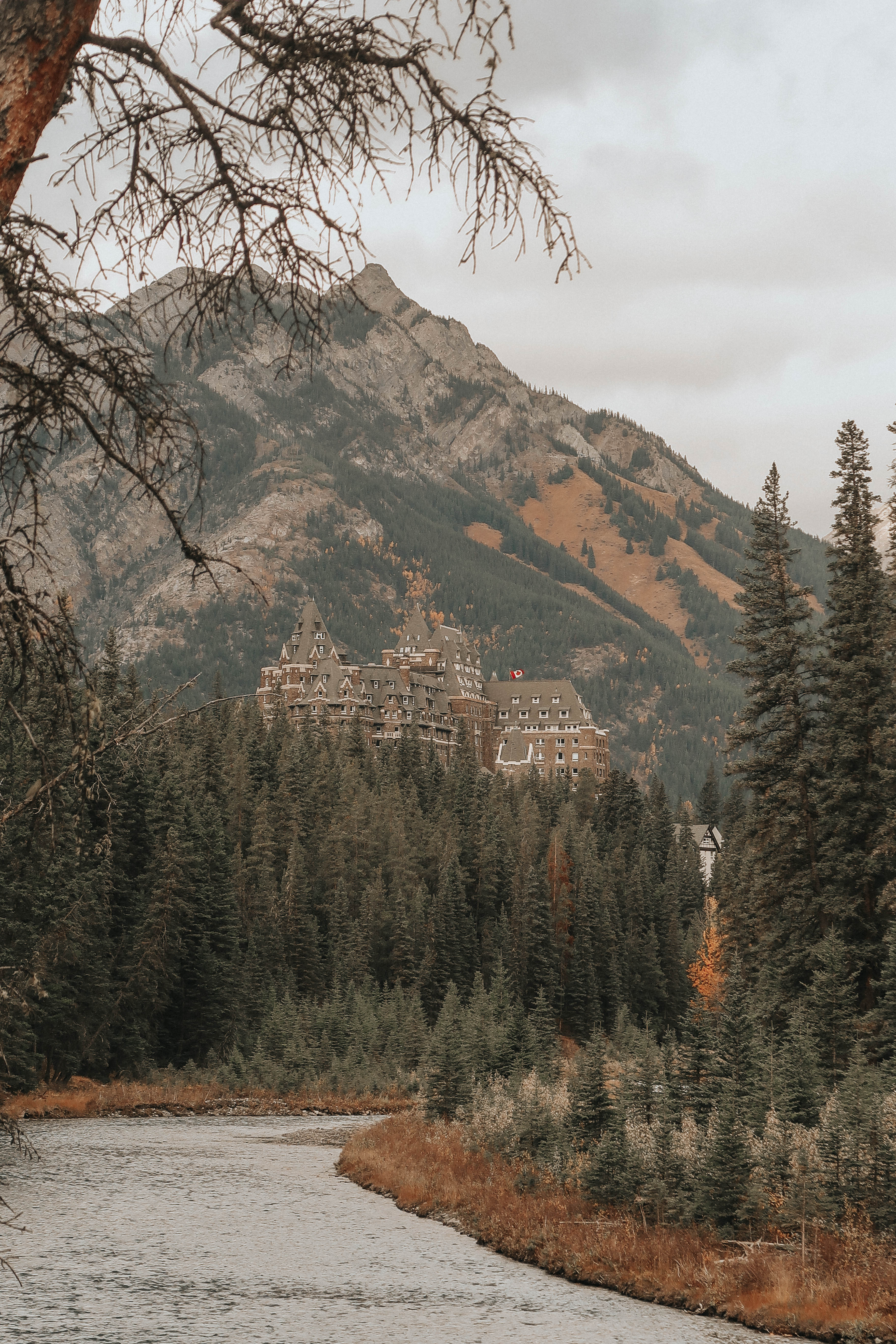 MON MODE Blog | Mon Mode | Style Blog | Toronto Blogger | Banff Springs Hotel 