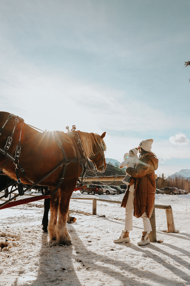 MON MODE | Monmode | Toronto Blogger | Travel Blogger | 2022 Lincoln Corsair | Banff Sleigh ride 